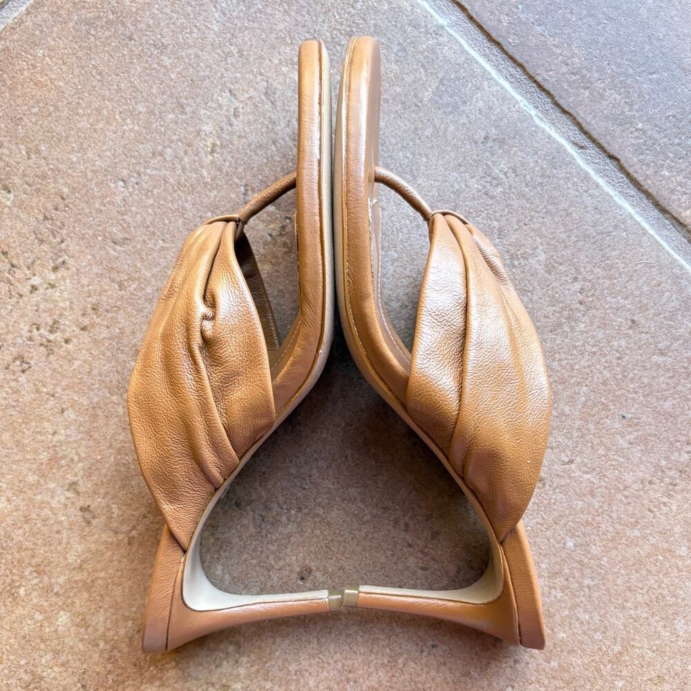 Schutz "Willow" Tan Ruched Leather Thong Style Sandals w Mid Stiletto Heels sz 9 - Picture 10 of 14